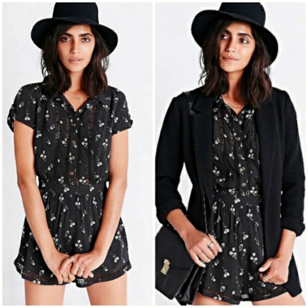 Urban Outfitters Cooperative Black White Floral Short Sleeve Romper Lace Trim